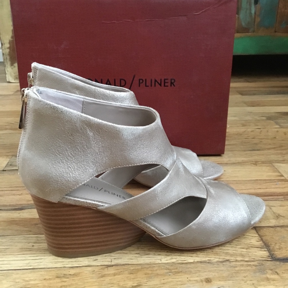 NIB Donald Pliner Jenkins heeled sandals - Picture 4 of 15